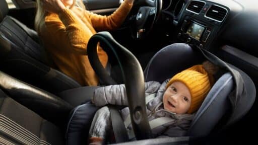 How to calm your baby in a car seat